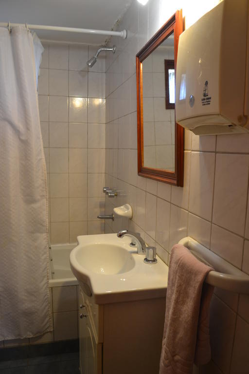 Camping Y Hostal El Ovejero Ел Калафате Стая снимка