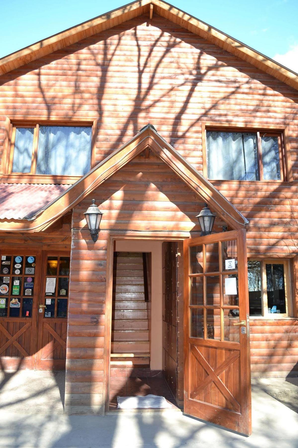 Camping Y Hostal El Ovejero Ел Калафате Екстериор снимка