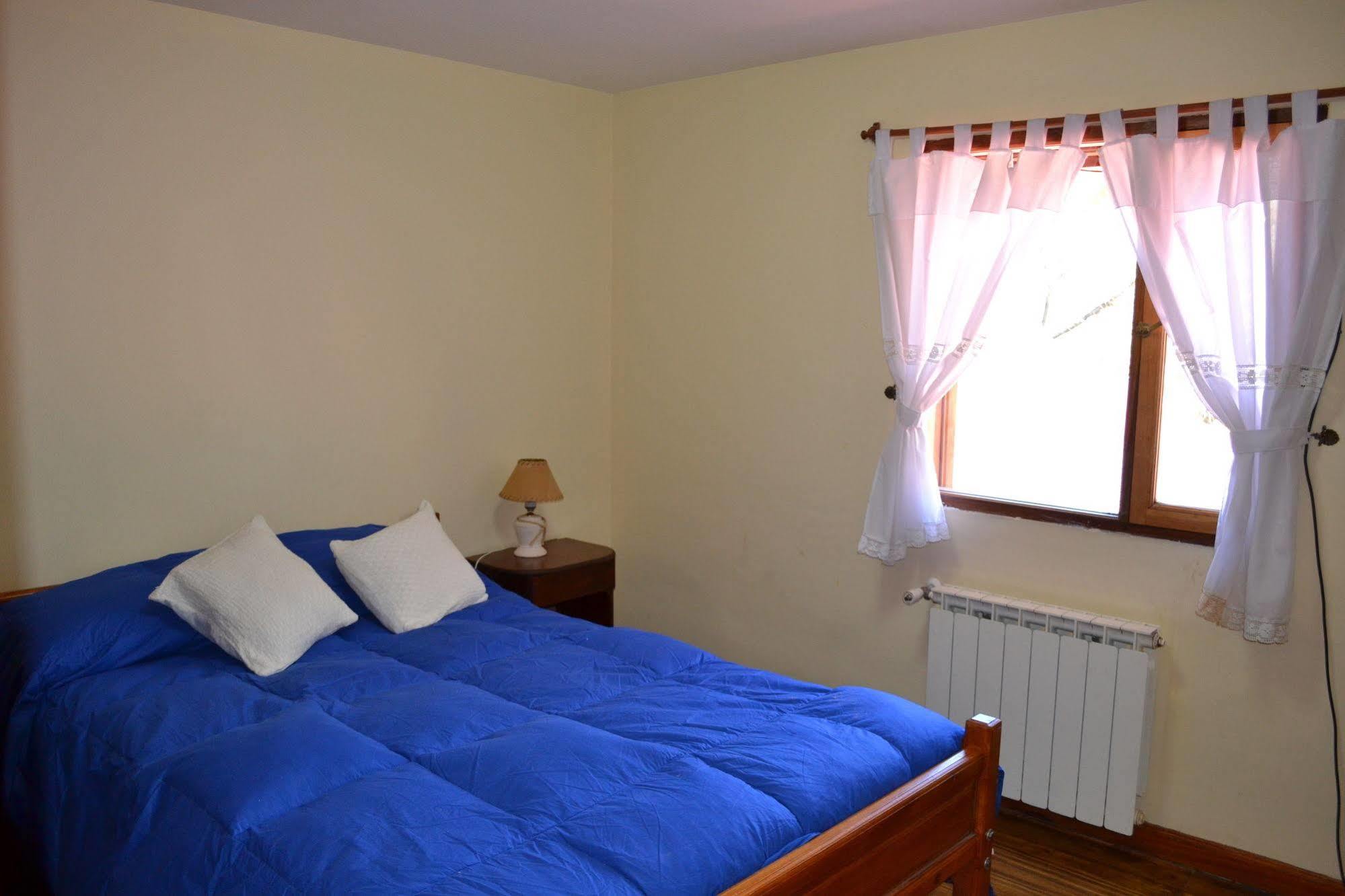 Camping Y Hostal El Ovejero Ел Калафате Екстериор снимка