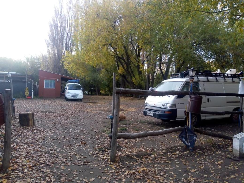Camping Y Hostal El Ovejero Ел Калафате Екстериор снимка
