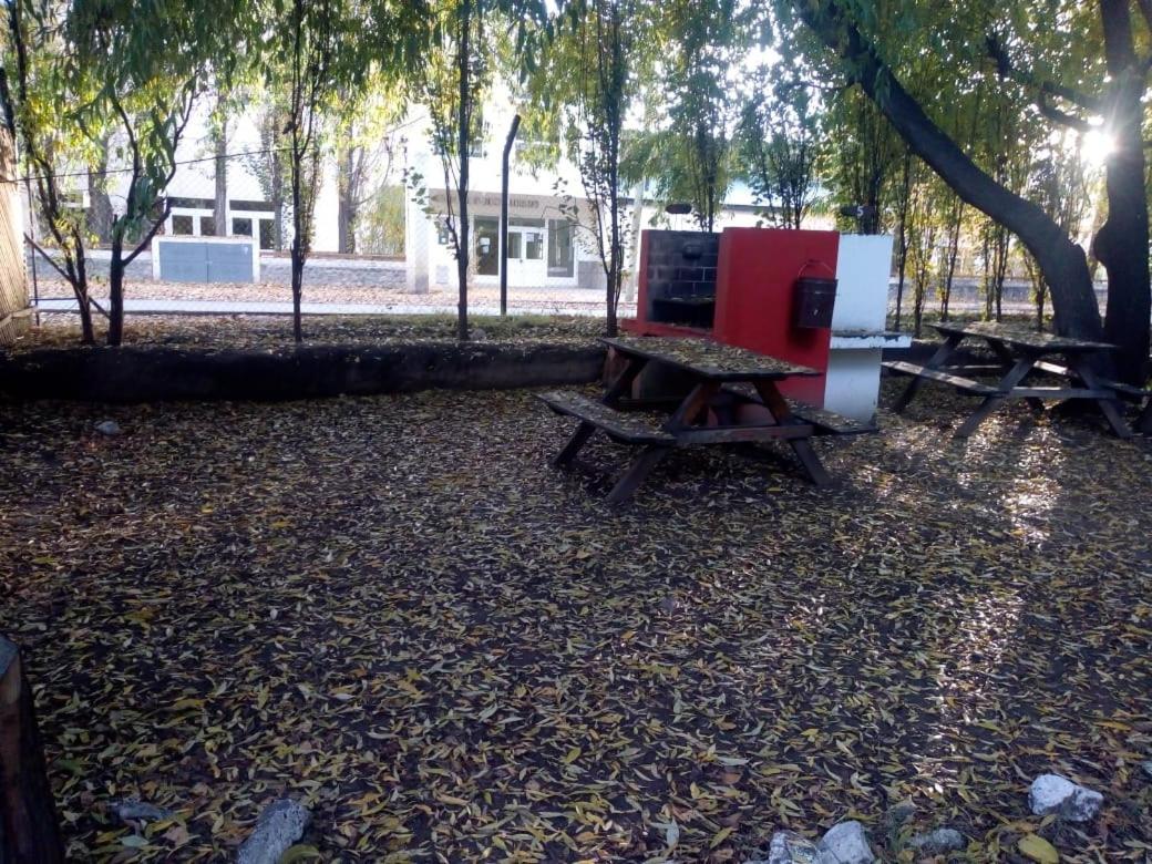 Camping Y Hostal El Ovejero Ел Калафате Екстериор снимка